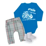 Apukám a legjobb traktoros fekete minta, BABY BODY Kék HOSSZÚ UJJÚ + Nadrág és Zokni