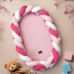 Babafészek Prémium Fonott (Babarózsaszín/fehér/pink) 