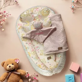   Babafészek 4 részes Prémium (Rózsaszín Állatkás/Világos Minky)